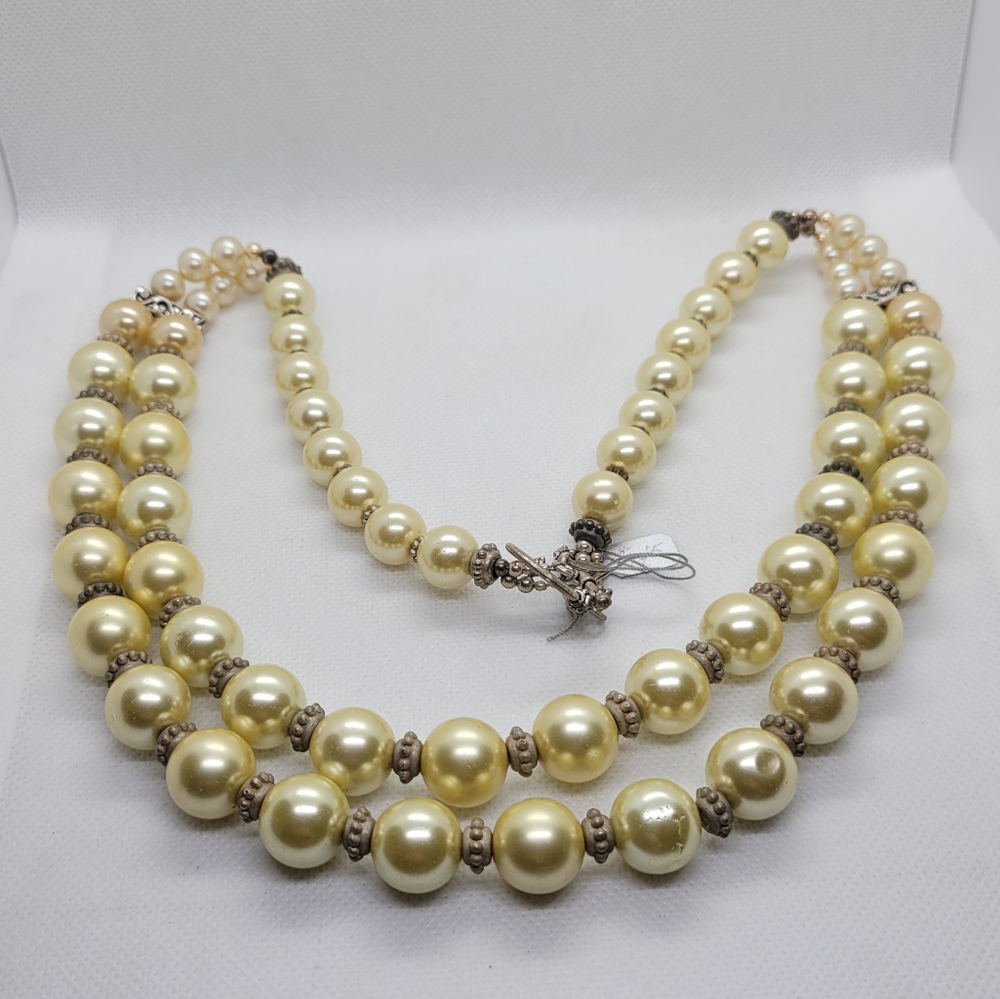 Vintage Yellow double strain Faux Pearl necklace - Picture 2 of 10